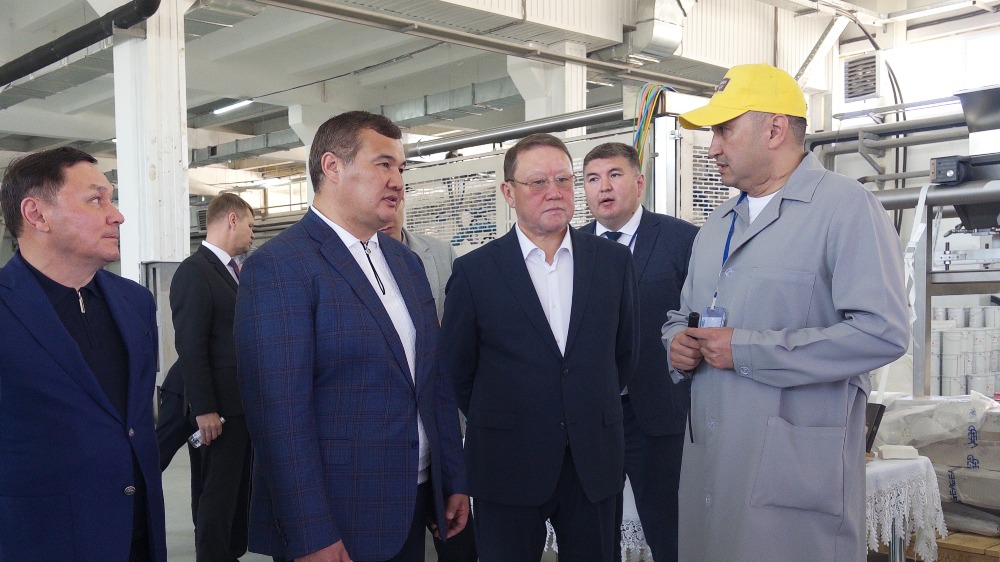 «Баян Сұлу» өндірістік қуатын 100 мың тоннаға дейін арттырады: Нұрлыбек Нәлібаев «Кондитерлік астана» жобасымен танысты