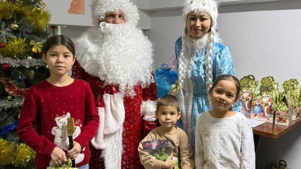 Ізгілікке бастар игі іс: KazFoodProducts Жаңа жыл қарсаңында балаларға қуаныш сыйлады